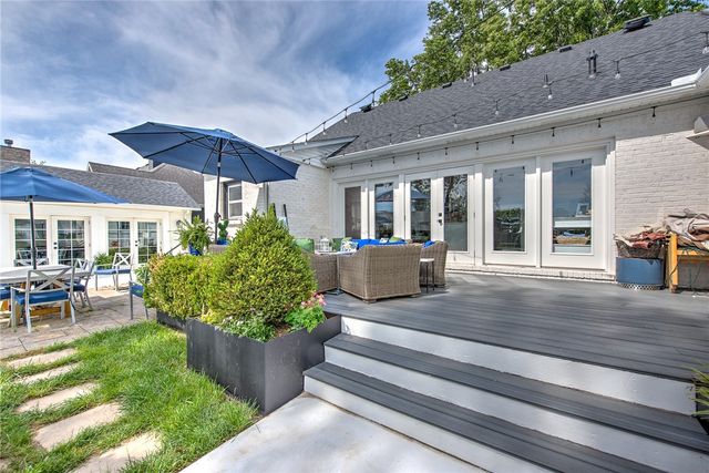 305 SW E Street, Bentonville, AR 72712