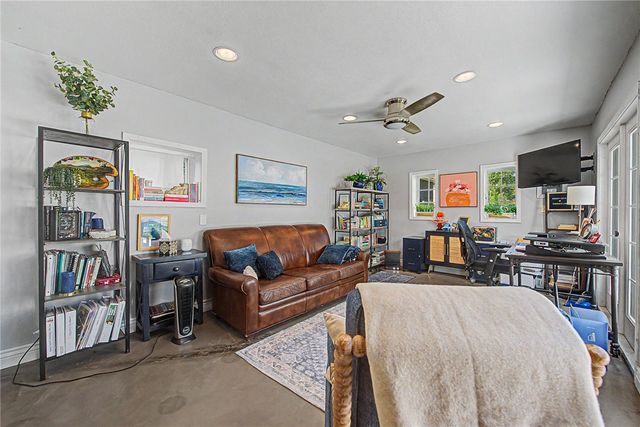 305 SW E Street, Bentonville, AR 72712