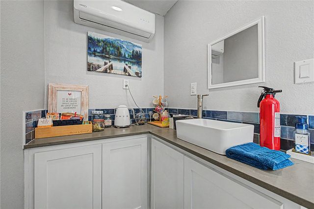 305 SW E Street, Bentonville, AR 72712
