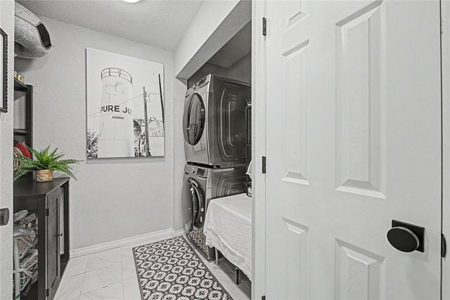 305 SW E Street, Bentonville, AR 72712