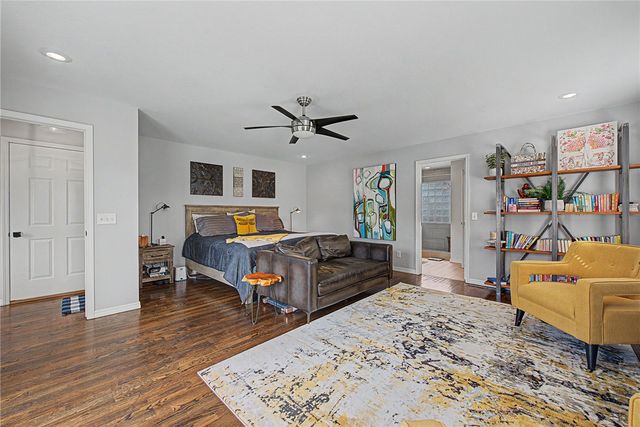 305 SW E Street, Bentonville, AR 72712