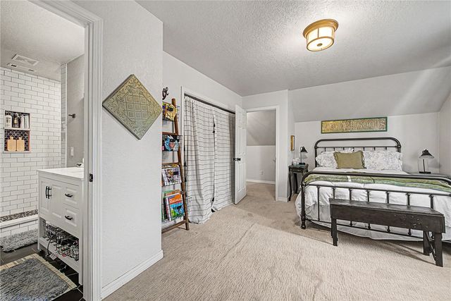 305 SW E Street, Bentonville, AR 72712