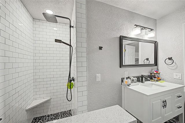 305 SW E Street, Bentonville, AR 72712