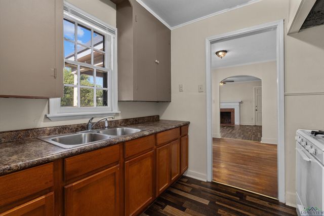 506 Nathan Street, Marshall, TX 75670