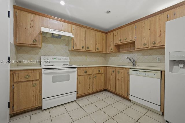 5825 Collins Ave 12H, Miami Beach, FL 33140