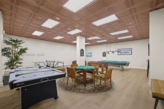 5825 Collins Ave 12H, Miami Beach, FL 33140