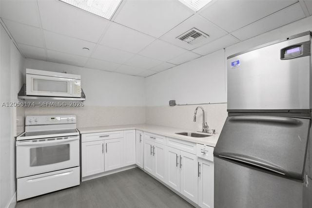 5825 Collins Ave 12H, Miami Beach, FL 33140