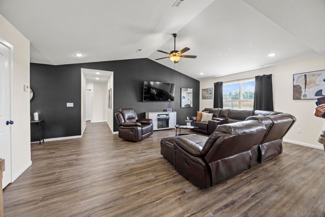 506 ADDIE LN, Centralia, MO 65240