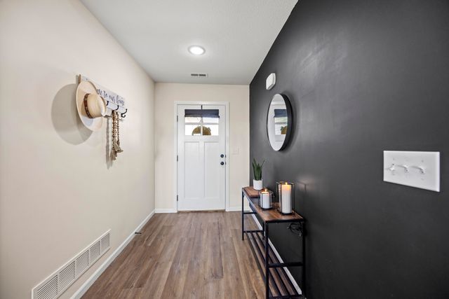 506 ADDIE LN, Centralia, MO 65240