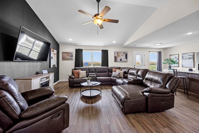 506 ADDIE LN, Centralia, MO 65240