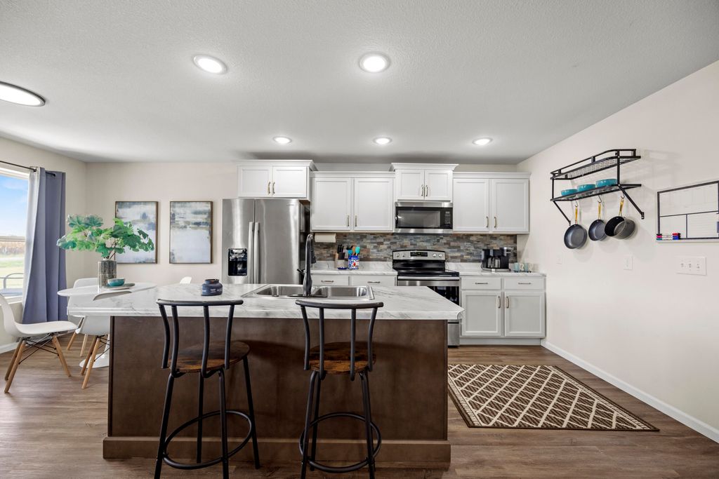 506 ADDIE LN, Centralia, MO 65240