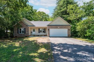 1919 2nd Avenue SW, Hickory, NC 28602