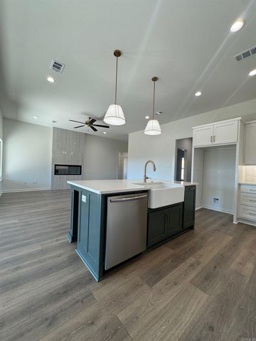 30 Echohawk, Cabot, AR 72023