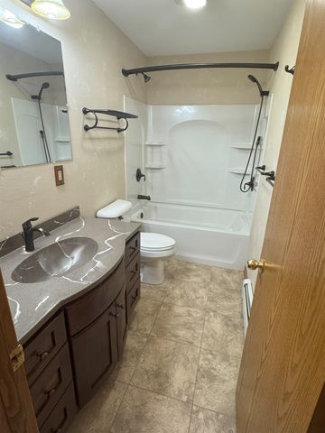 613 23RD AVE NW, Minot, ND 58703