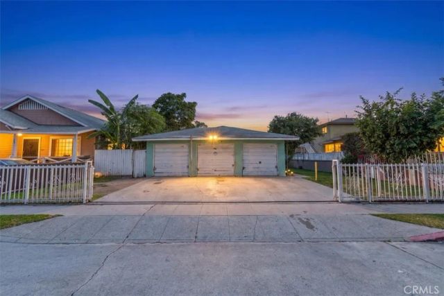 146 W 81st Street, Los Angeles, CA 90003