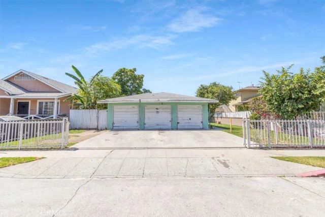 146 W 81st Street, Los Angeles, CA 90003