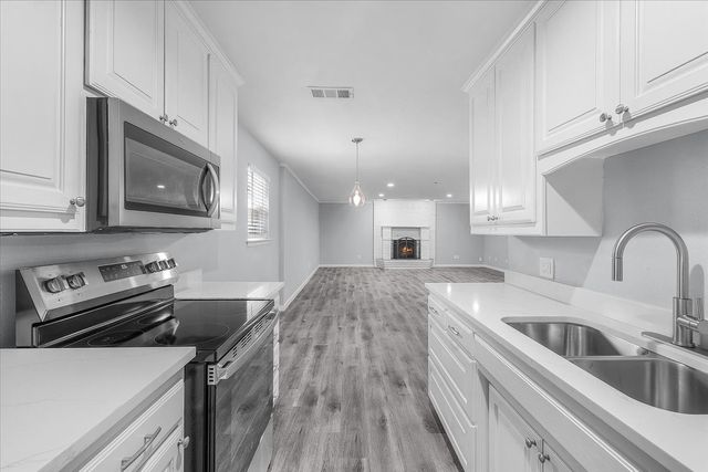 705 NW Hillery Street, Burleson, TX 76028