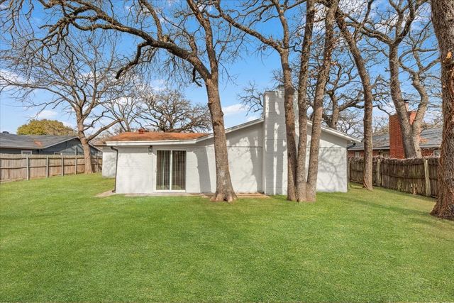 705 NW Hillery Street, Burleson, TX 76028