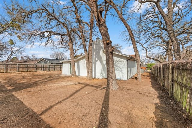 705 NW Hillery Street, Burleson, TX 76028