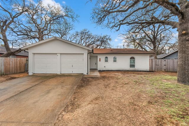 705 NW Hillery Street, Burleson, TX 76028
