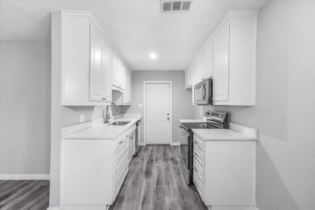 705 NW Hillery Street, Burleson, TX 76028