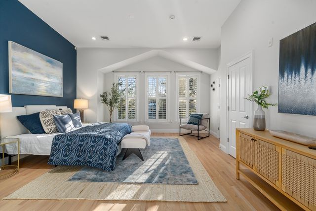 334 Beacon Street B, Somerville, MA 02143