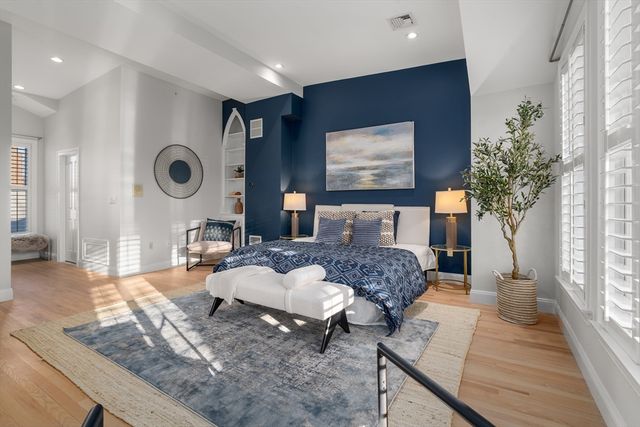 334 Beacon Street B, Somerville, MA 02143