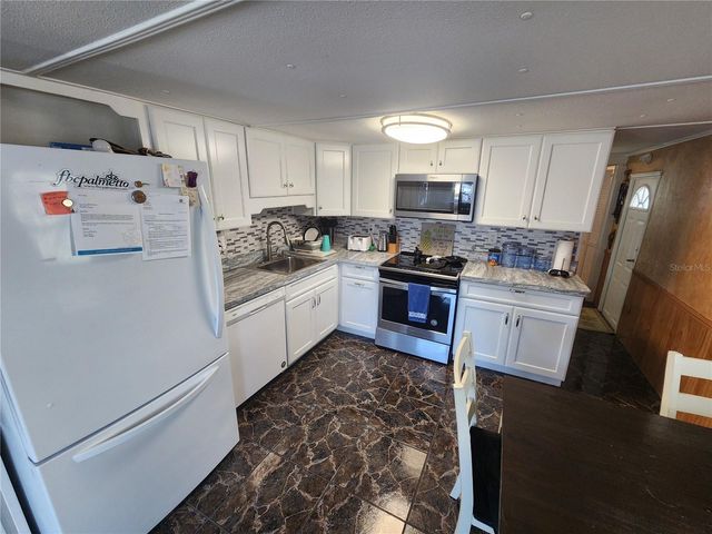 130 CAPRI DRIVE, Palmetto, FL 34221