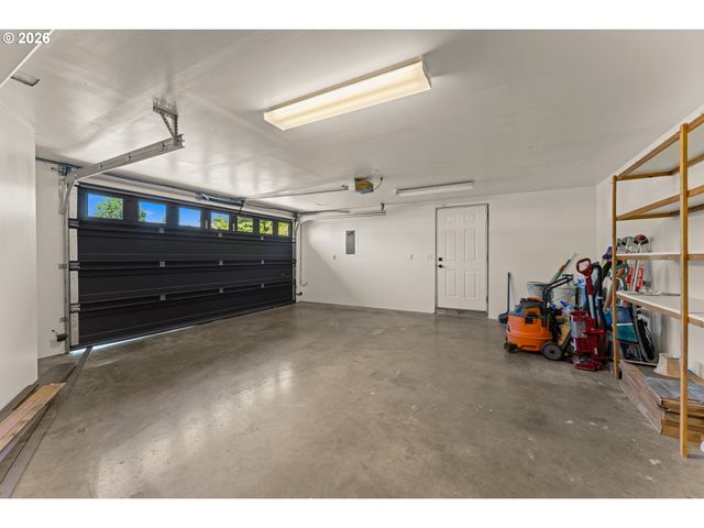 104 Nw DAWNHILL Ct, Grants Pass, OR 97526