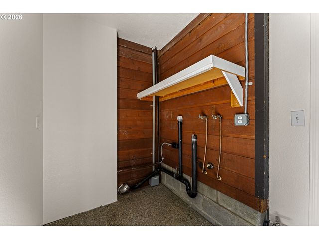 104 Nw DAWNHILL Ct, Grants Pass, OR 97526