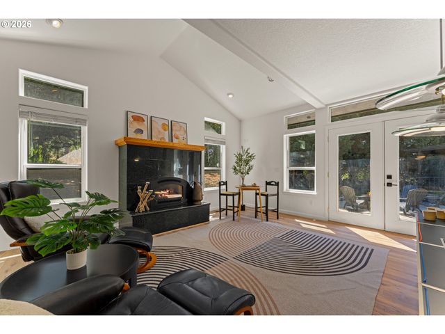 104 Nw DAWNHILL Ct, Grants Pass, OR 97526
