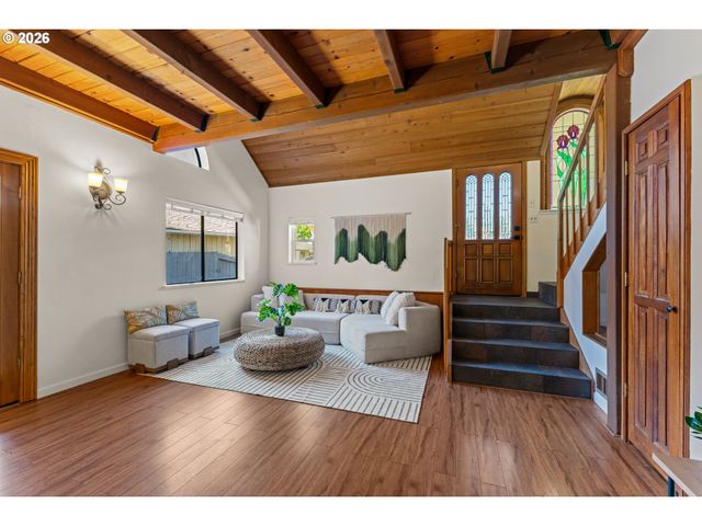 104 Nw DAWNHILL Ct, Grants Pass, OR 97526