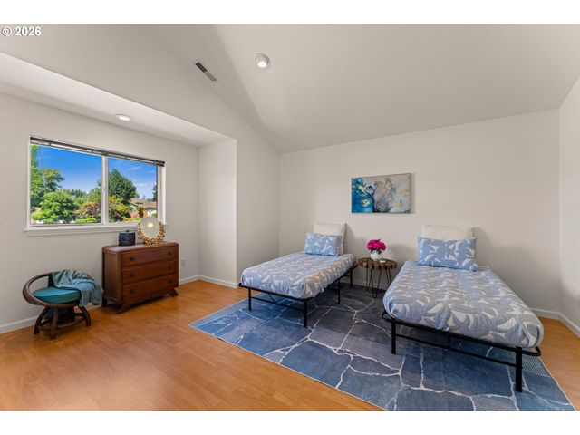 104 Nw DAWNHILL Ct, Grants Pass, OR 97526