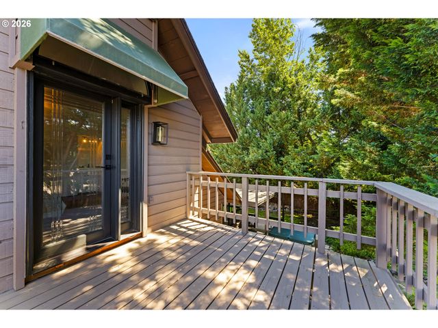104 Nw DAWNHILL Ct, Grants Pass, OR 97526