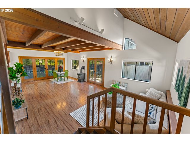 104 Nw DAWNHILL Ct, Grants Pass, OR 97526