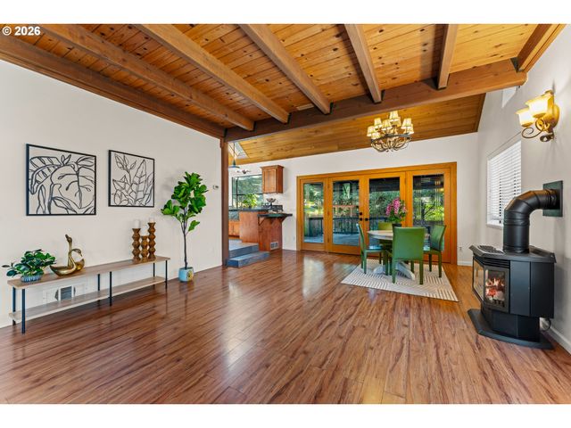 104 Nw DAWNHILL Ct, Grants Pass, OR 97526