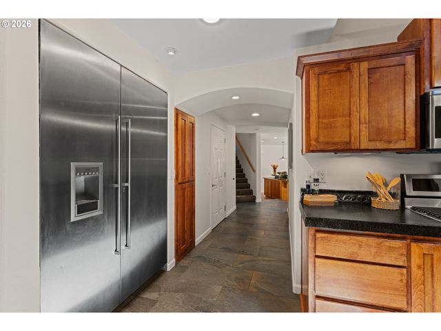 104 Nw DAWNHILL Ct, Grants Pass, OR 97526