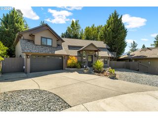 104 Nw DAWNHILL Ct, Grants Pass, OR 97526