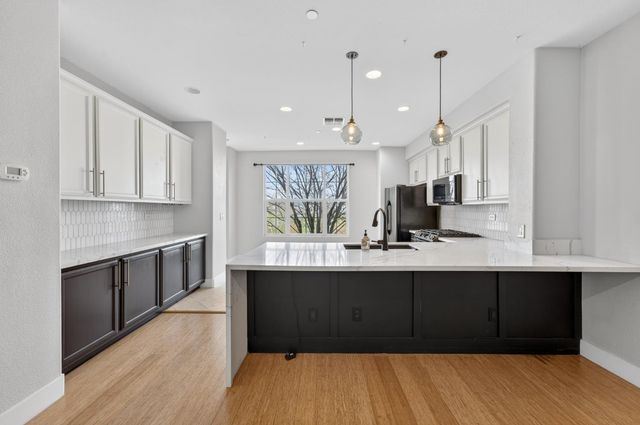 6188 Lonetree Blvd, Rocklin, CA 95765