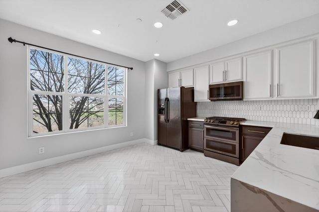 6188 Lonetree Blvd, Rocklin, CA 95765