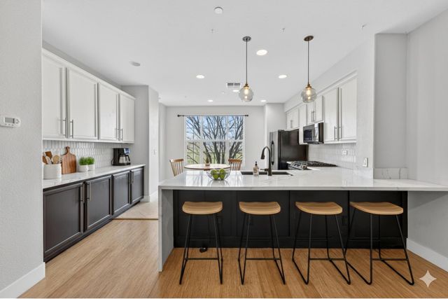 6188 Lonetree Blvd, Rocklin, CA 95765