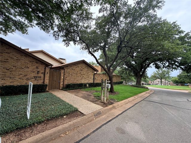 2218 Winter Sunday Way, Arlington, TX 76012