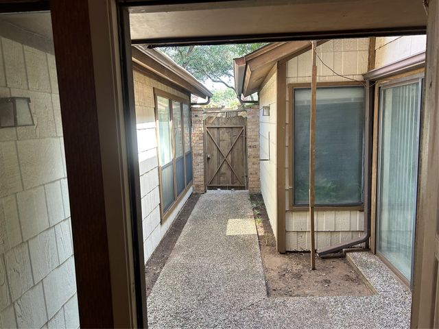 2218 Winter Sunday Way, Arlington, TX 76012
