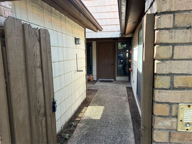 2218 Winter Sunday Way, Arlington, TX 76012