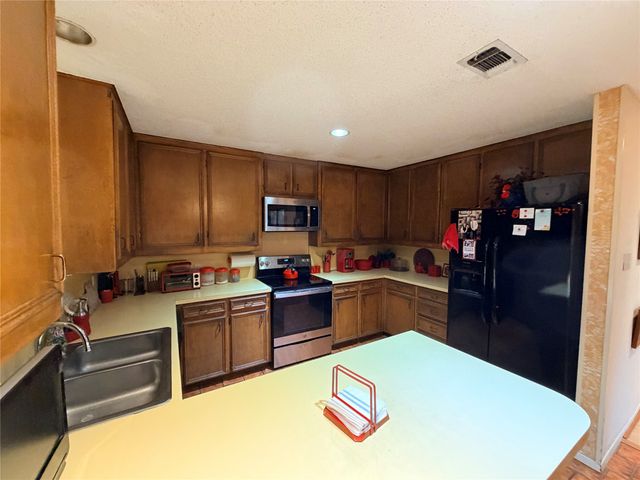 2218 Winter Sunday Way, Arlington, TX 76012