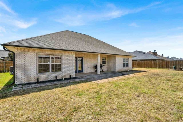 3716 NE Richmond St, Lawton, OK 73507