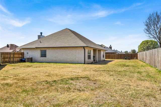 3716 NE Richmond St, Lawton, OK 73507