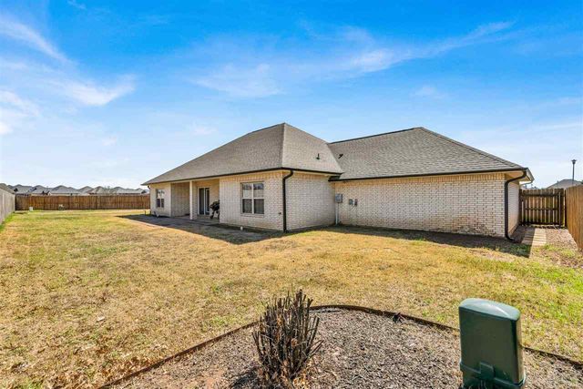 3716 NE Richmond St, Lawton, OK 73507