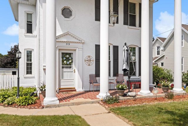 319 W Franklin Street, Portage, WI 53901