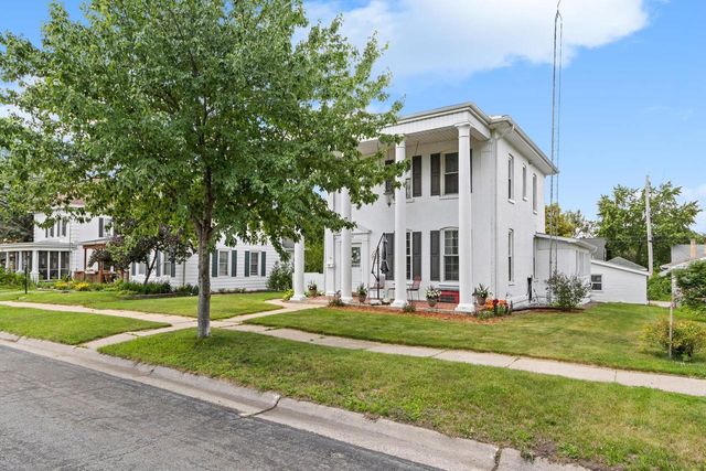 319 W Franklin Street, Portage, WI 53901